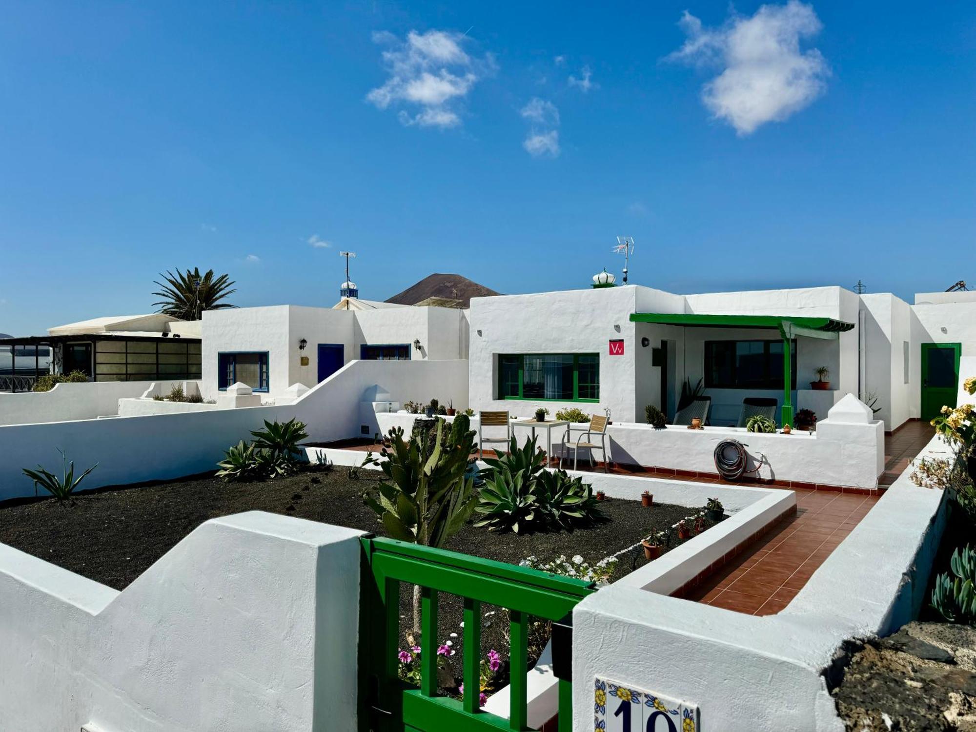 Casa Riadero By Vulcano Homes Guatiza Exterior photo